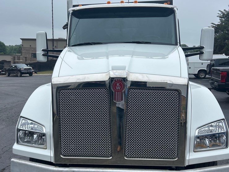 2024-kenworth-t880-image-5