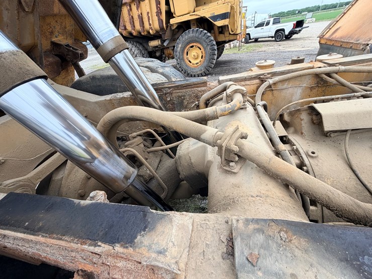 1972-caterpillar-769-image-62