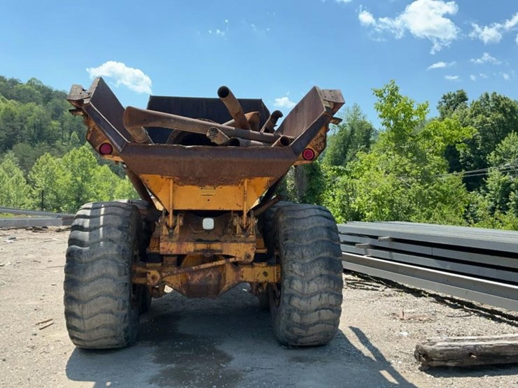 #131-•-bell-off-road-dump-truck-image-4