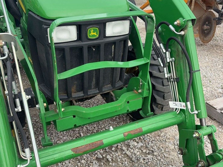 2015-john-deere-4105-image-7