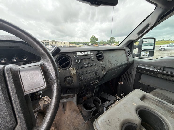 ford-f350-xl-image-17