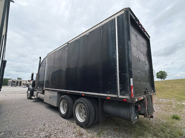 freightliner-fl112-image-6