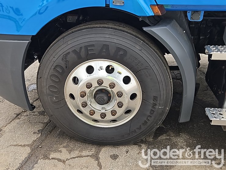 2019-freightliner-cascadia-116-image-15