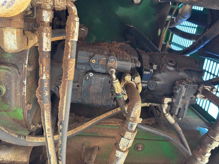 2018-deere-437e-image-26