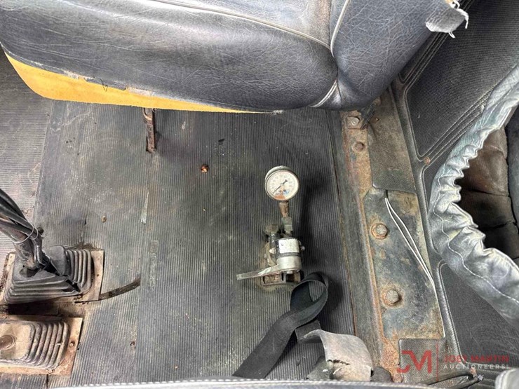 1988-mack-rd688s-image-29