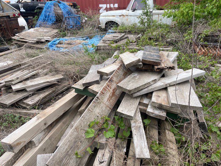 #6062-•-pile-of-various-wood-and-lumber-cutoffs-image-7