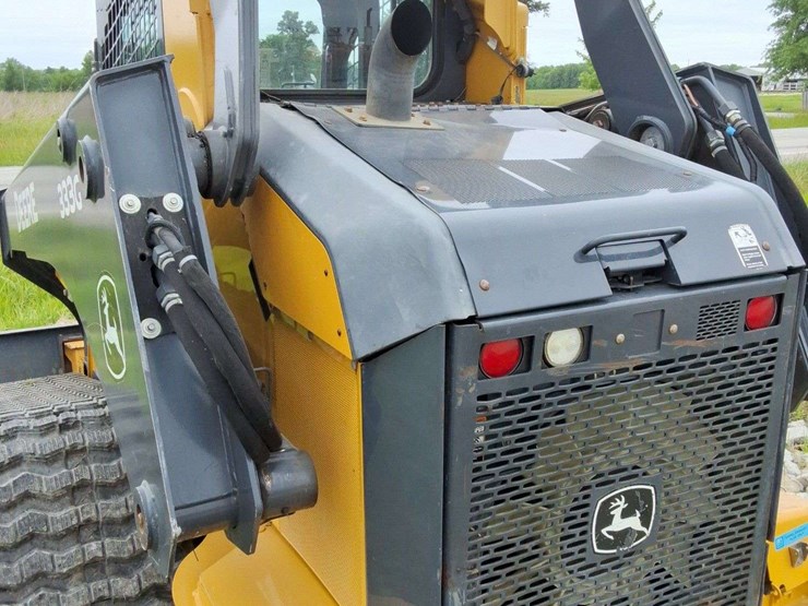 2017-deere-333g-image-7