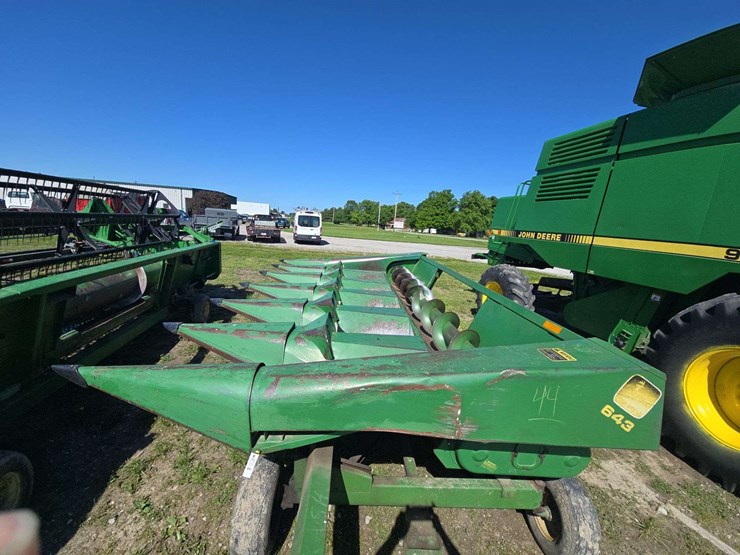 john-deere-643-image-2