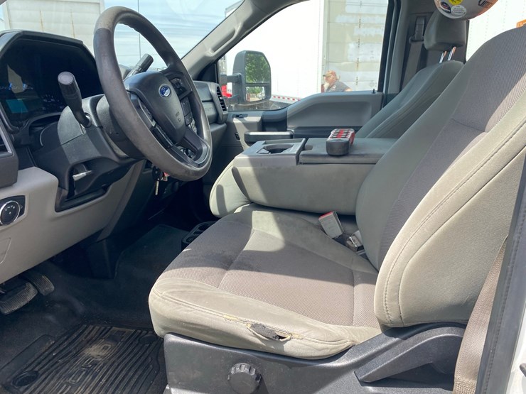 2019-ford-f-450-service-truck-image-47