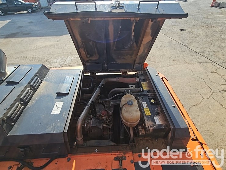 2018-hitachi-zx350-image-31