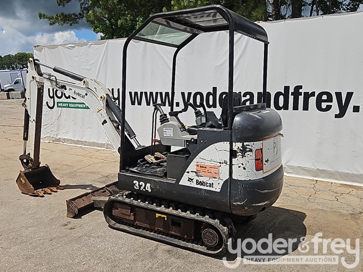 2013-bobcat-324m-image-3