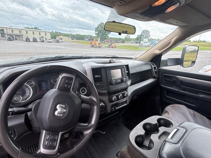 2020-dodge-3500-image-12