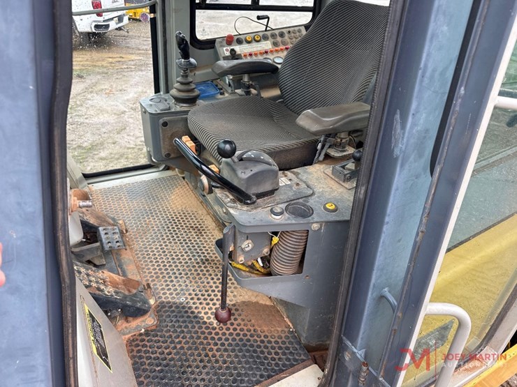 2006-deere-655c-image-21