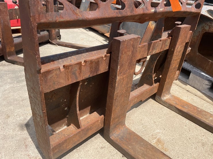 #6022-•-pallet-forks-image-4