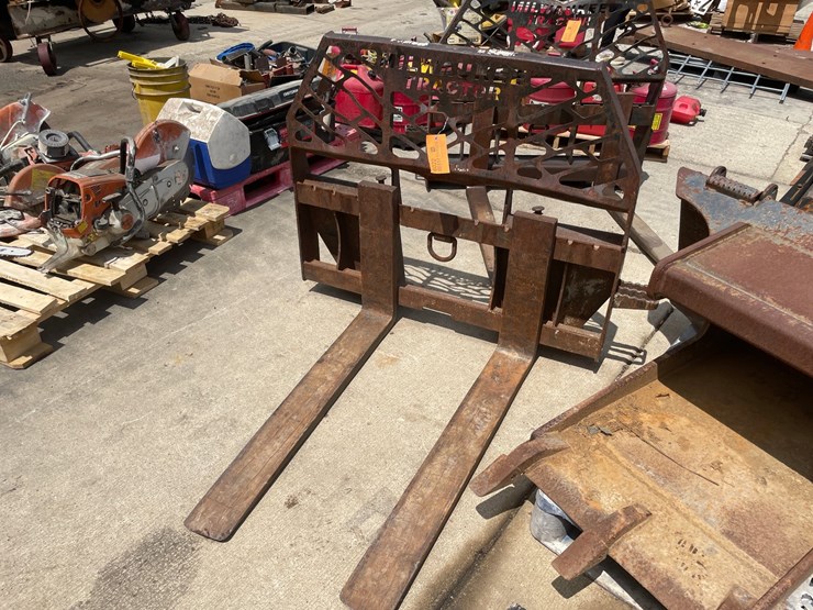 #6022-•-pallet-forks-image-1