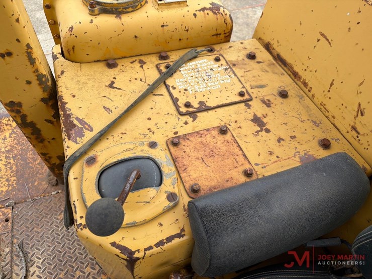 caterpillar-d7g-image-16