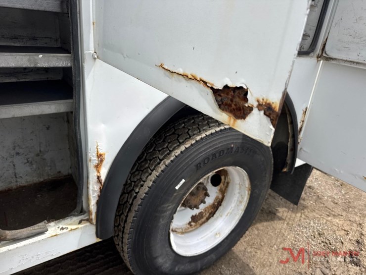 2004-international-durastar-4300-image-13