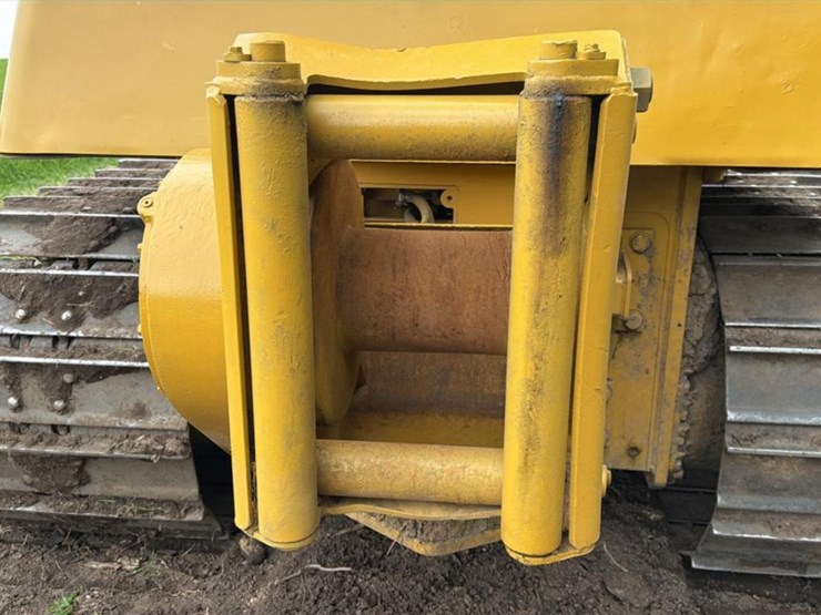 2018-caterpillar-d6k-image-54