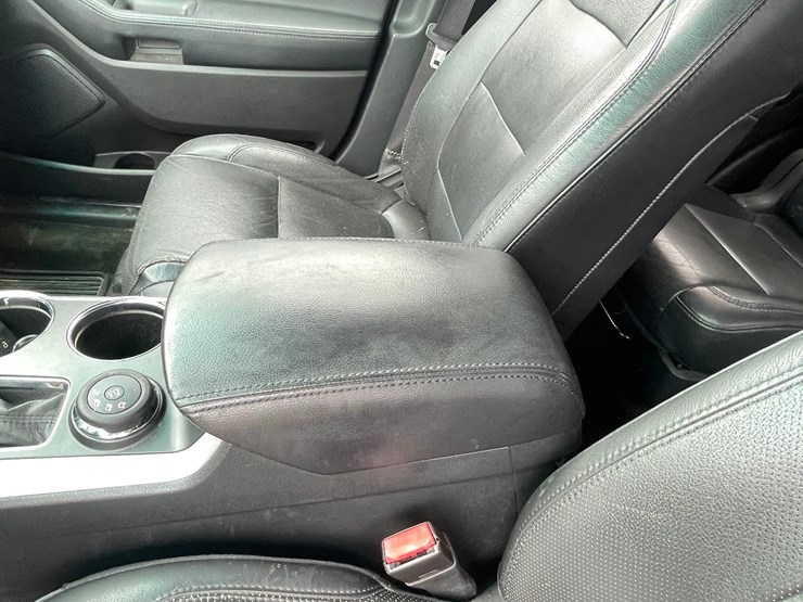 2011-ford-explorer-limited-image-41