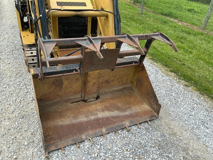 #121-•-2014-magnatrac-mh-7000-crawler-loader-image-43