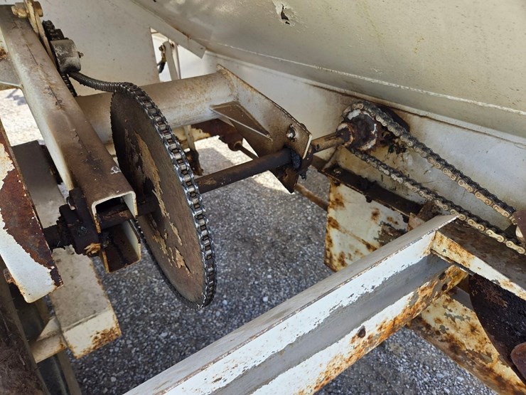 western-5-ton-dry-fertilizer-spreader-image-26