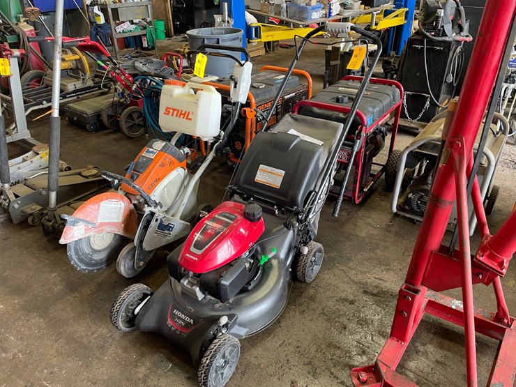 #7326-•-honda-hrn-216-push-mower-image-1