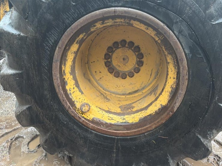 1996-deere-748g-image-21