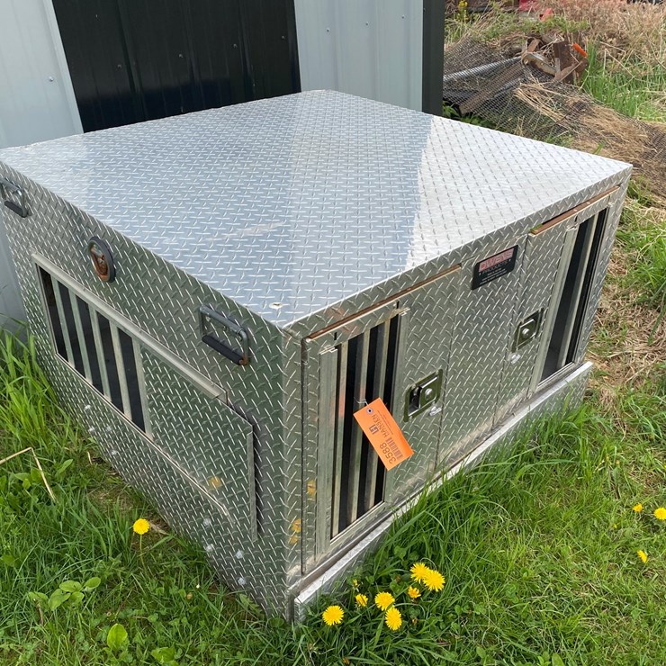 #3588 • Owens Aluminum Dog Box