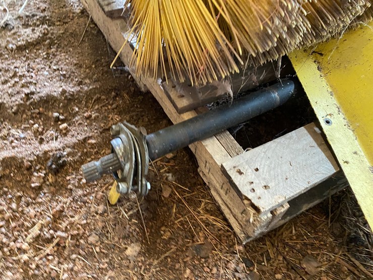 #3590-•-john-deere-quick-hitch-broom-image-11
