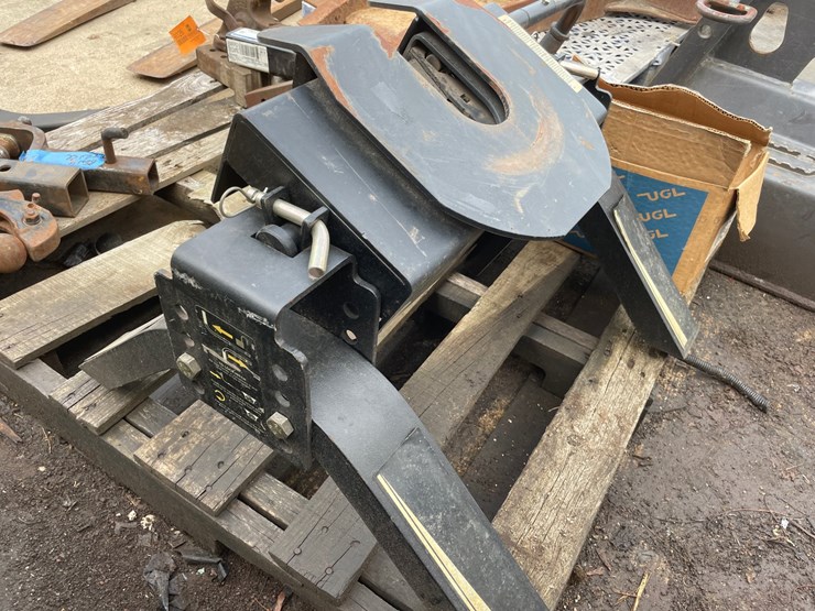 #6027-•-curt-e5-5th-wheel-hitch-image-5