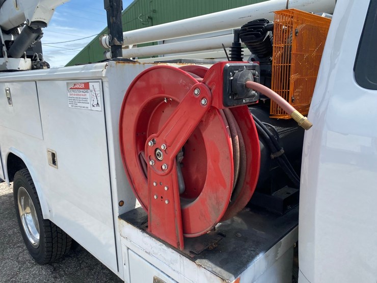 2019-ford-f-450-service-truck-image-16