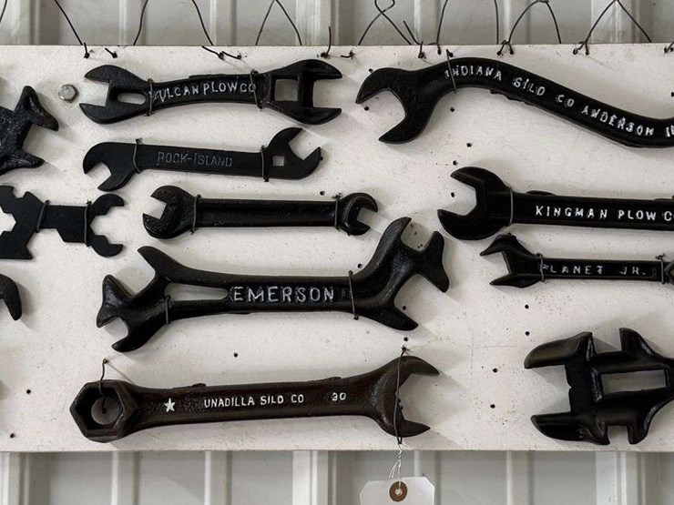cast-iron-implement-wrenches-image-1