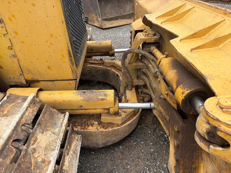caterpillar-d4h-xl-image-14
