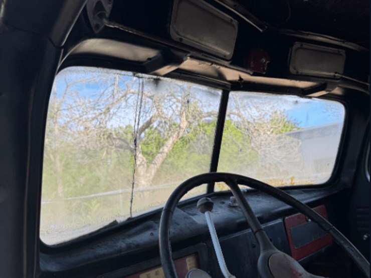 #5008-•-benefit-of-kqed-1949-international-dump-truck*-image-5