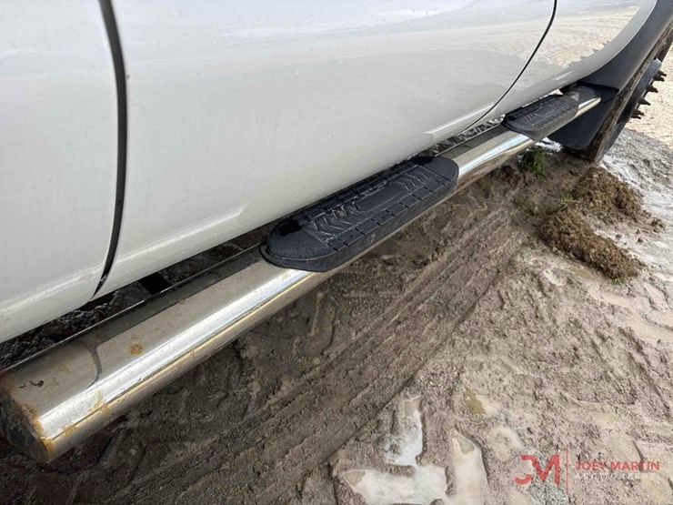 2011-ford-f550-xl-image-22