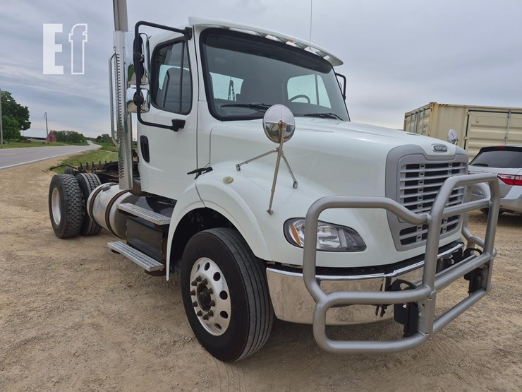 2018-freightliner-business-class-m2-112-image-5