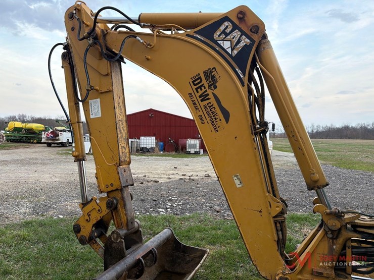 2001-caterpillar-420d-it-image-11