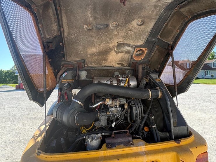 2020-deere-304l-image-19