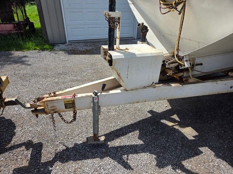 western-5-ton-dry-fertilizer-spreader-image-33