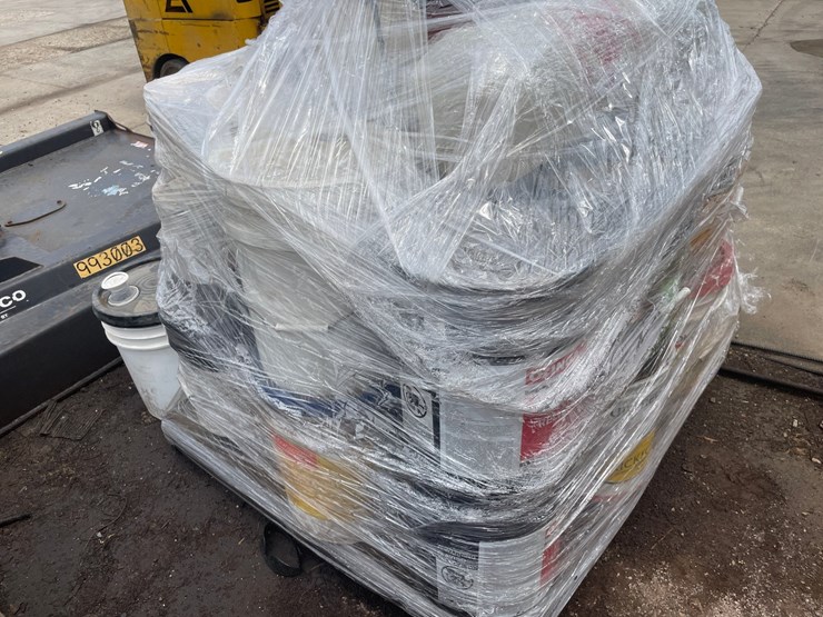 #6029-•-pallet-of-various-concrete-fluids-and-supplies-image-14