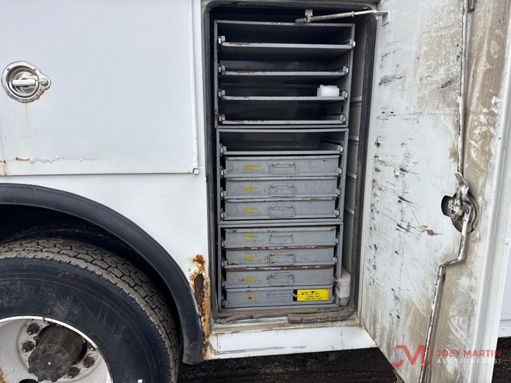 2004-international-durastar-4300-image-29