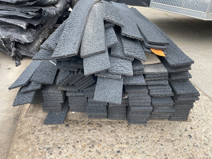 #6054-•-pallet-of-concrete-felt-image-2