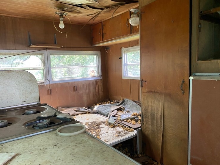 1952-cadillac-camper-rv-image-16