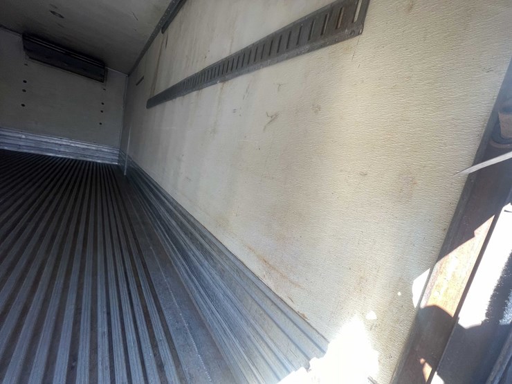 #4198-•-2005-sterling-box-truck-image-123