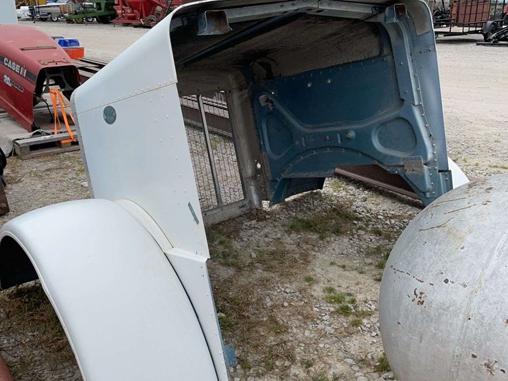 2004-peterbilt-379-image-3
