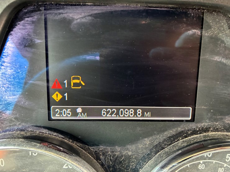 2019-peterbilt-579-image-18