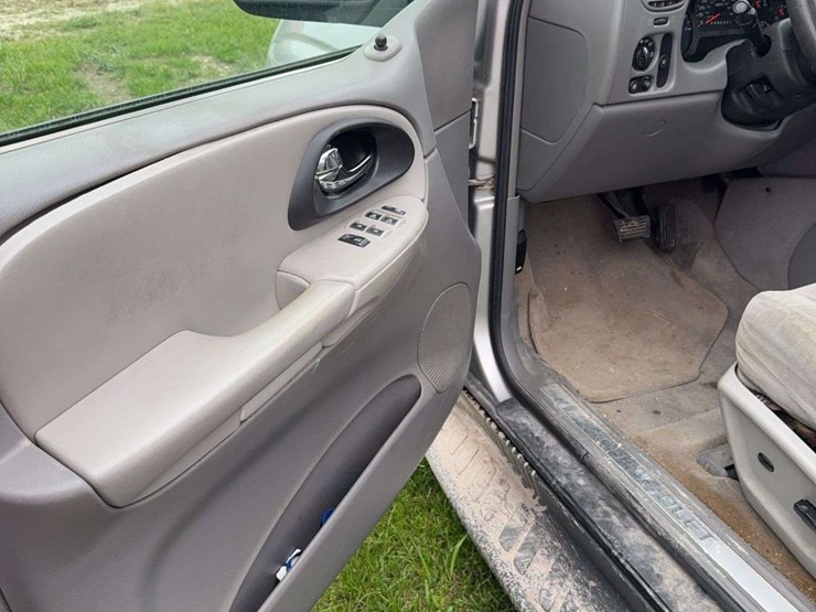 2006-chevrolet-blazer-image-13