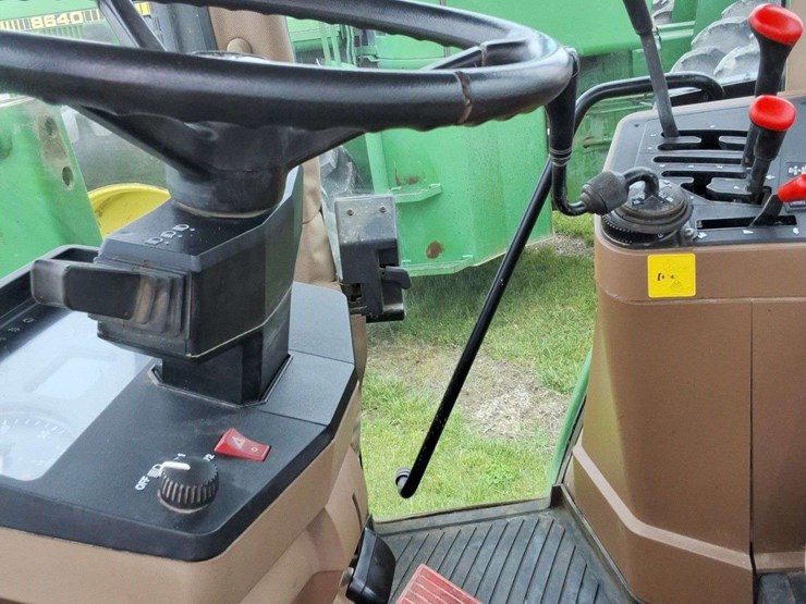 john-deere-6400-image-16