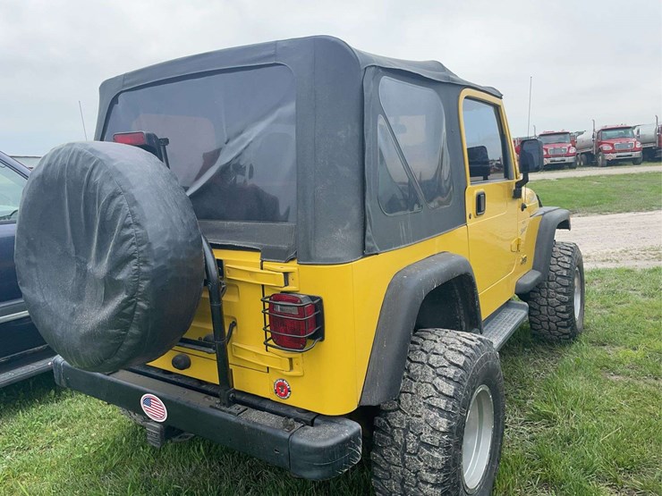 2001-jeep-wrangler-sport-image-3