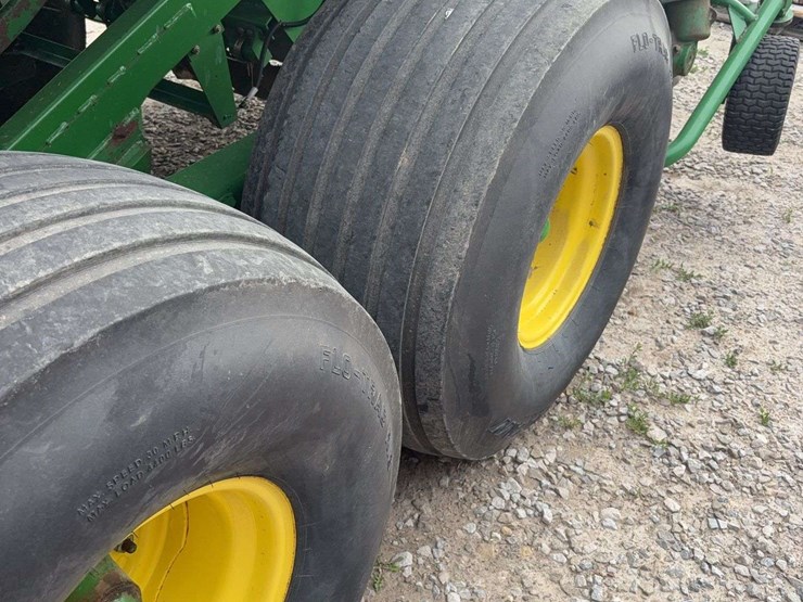 john-deere-100-image-15